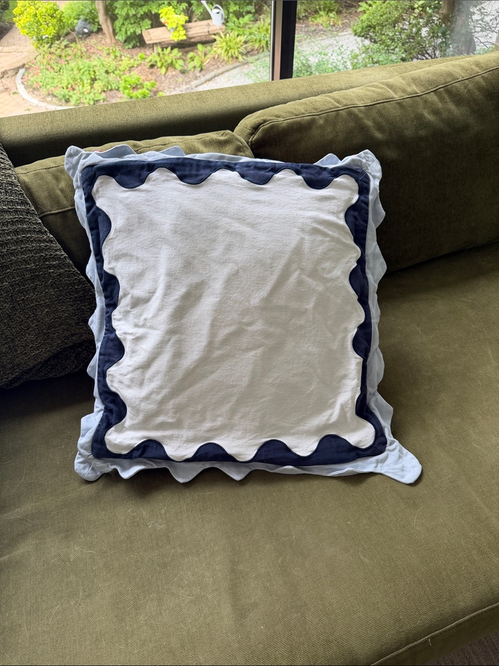 Decorative Scallop Edge Throw Pillow - White and Navy Pillow Case Cover